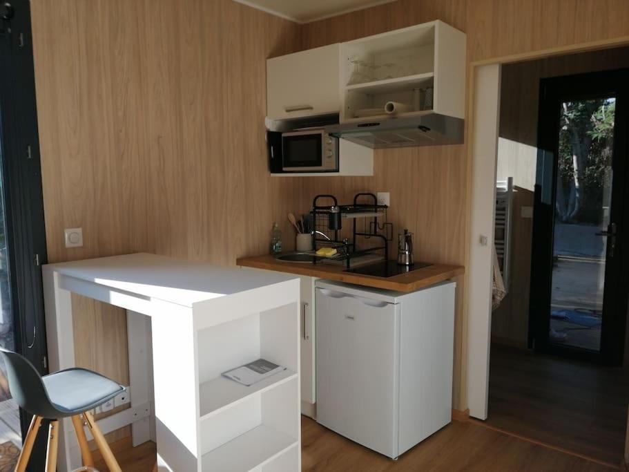 Joli Indépendant En Bois Avec Jacuzzi Prive